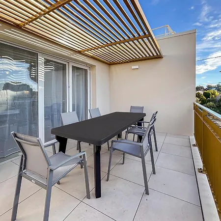 Grande Terrasse & Parking - A Holiday home *