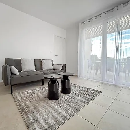 Holiday home Grande Terrasse & Parking - A *