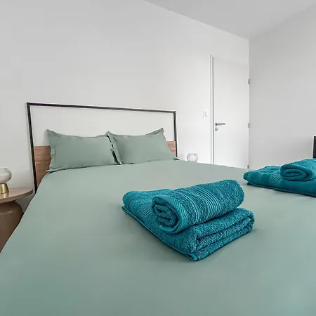 Grande Terrasse & Parking - A Holiday home