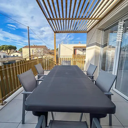 Grande Terrasse & Parking - A Holiday home *
